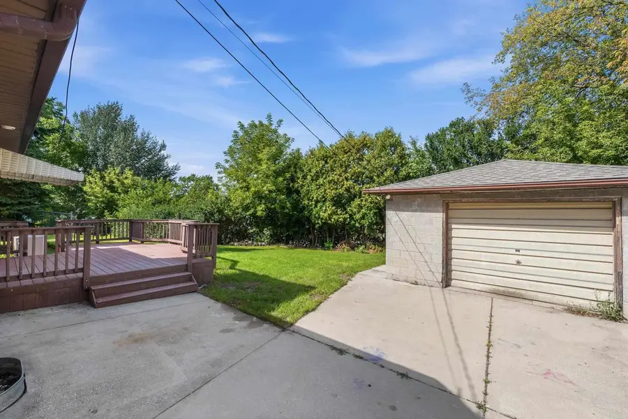 6200 W MANITOBA STREET, Milwaukee, WI 53219 - #3