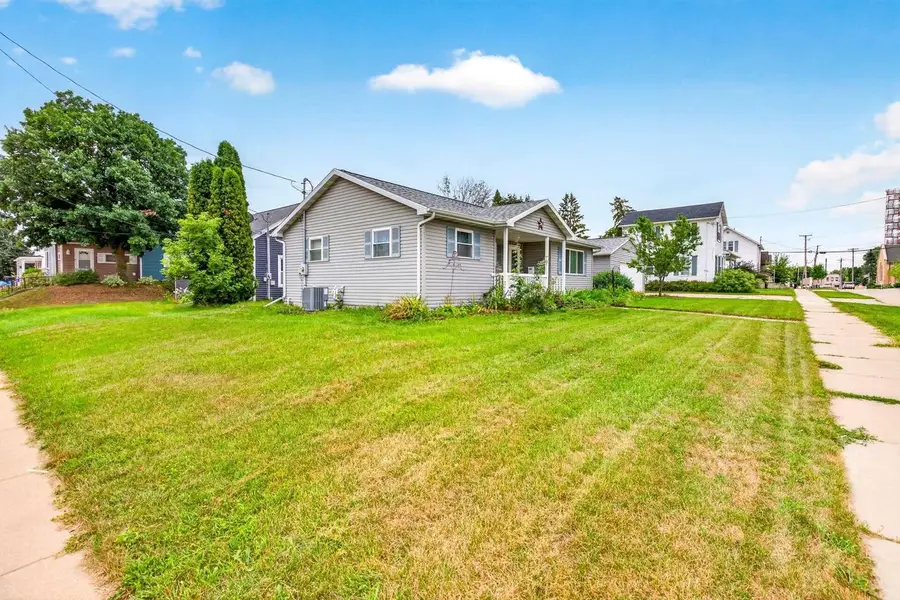 416 DESNOYER STREET, Kaukauna, WI 54130 - #2
