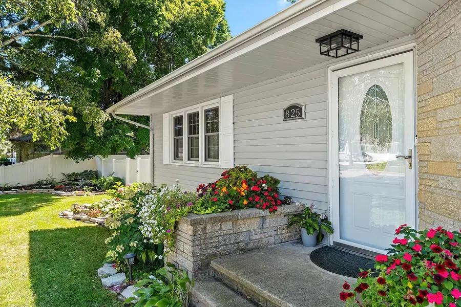 825 W MARQUETTE STREET, Appleton, WI 54914 - #2