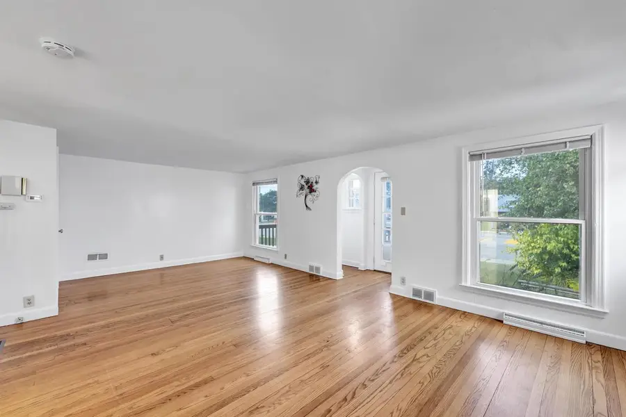 1827 W WISCONSIN AVENUE, Appleton, WI 54914 - #2