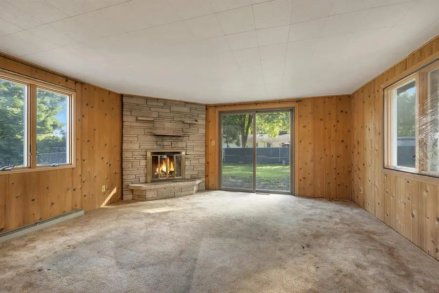 1669 FOREST GLEN DRIVE, Green Bay, WI 54304 - #2