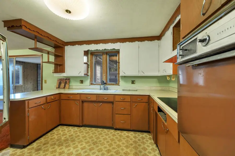 1669 FOREST GLEN DRIVE, Green Bay, WI 54304 - #3
