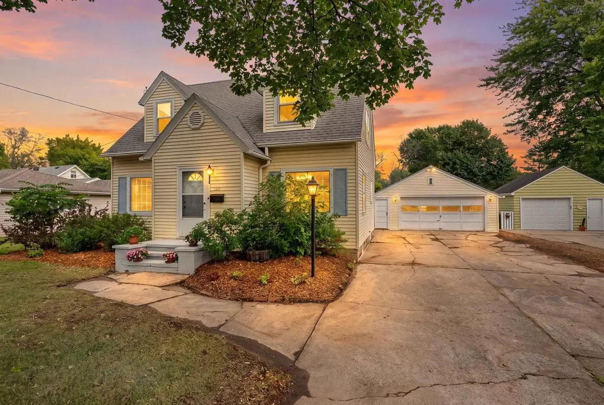 117 S LINCOLN STREET, Kimberly, WI 54136 - #1