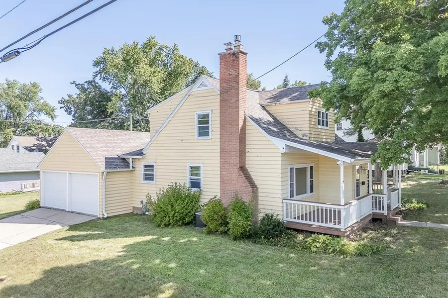 615 BUCK STREET, New London, WI 54961 - #2