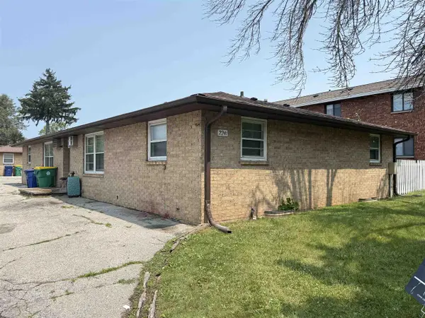 2241 IMPERIAL LANE, Green Bay, WI 54302