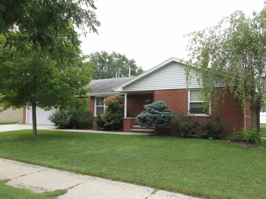 1047 E PERSHING STREET, Appleton, WI 54911 - #2