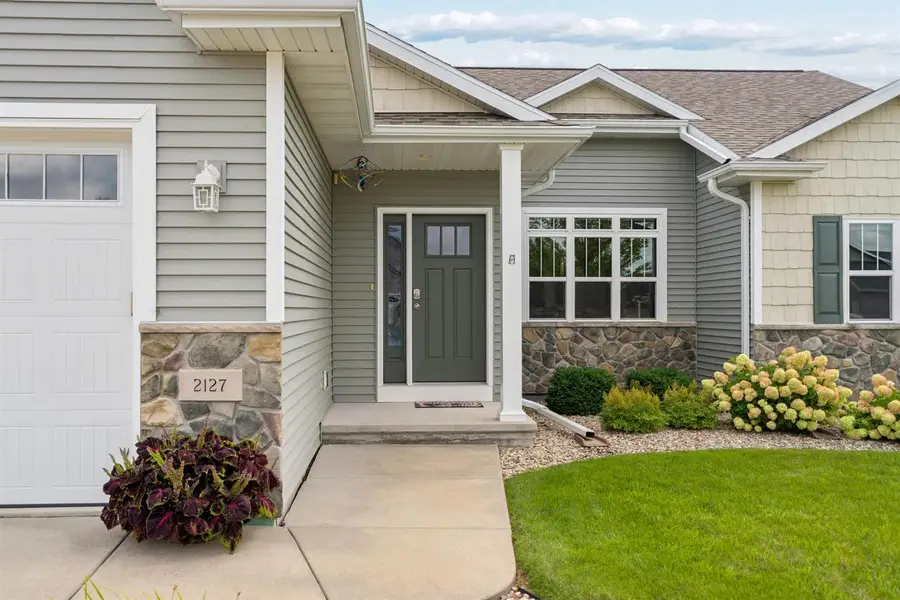 2127 W KOHL DRIVE, Appleton, WI 54913 - #2