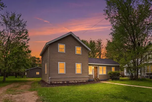 600 ROYALTON STREET, Waupaca, WI 54981