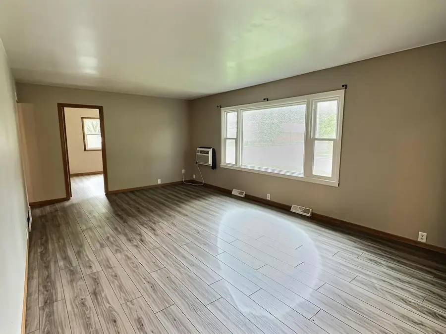 516 E CUSTER AVENUE, Oshkosh, WI 54901 - #2
