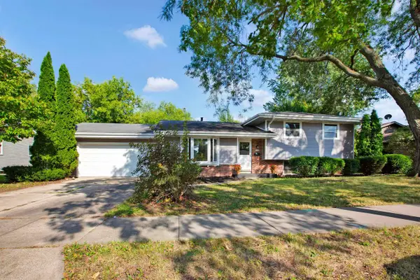 1030 DEVONSHIRE DRIVE, Oshkosh, WI 54902