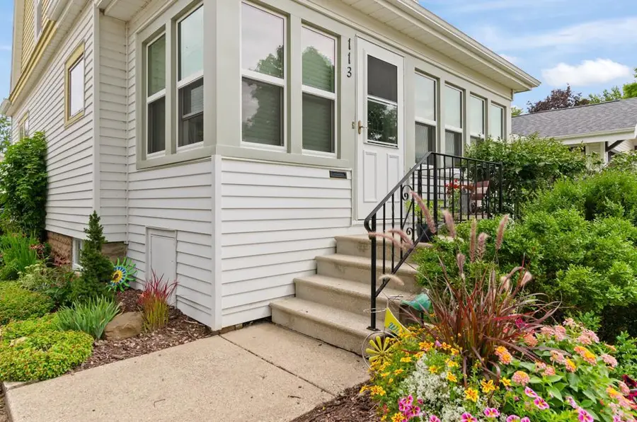 113 E BEACON AVENUE, New London, WI 54961 - #2