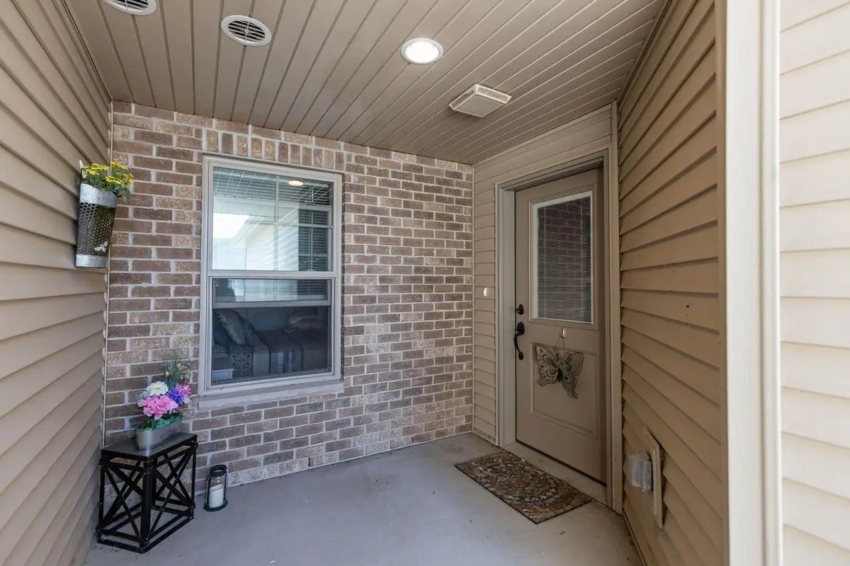 2157 ROYAL CREST CIRCLE, Green Bay, WI 54311 - #1