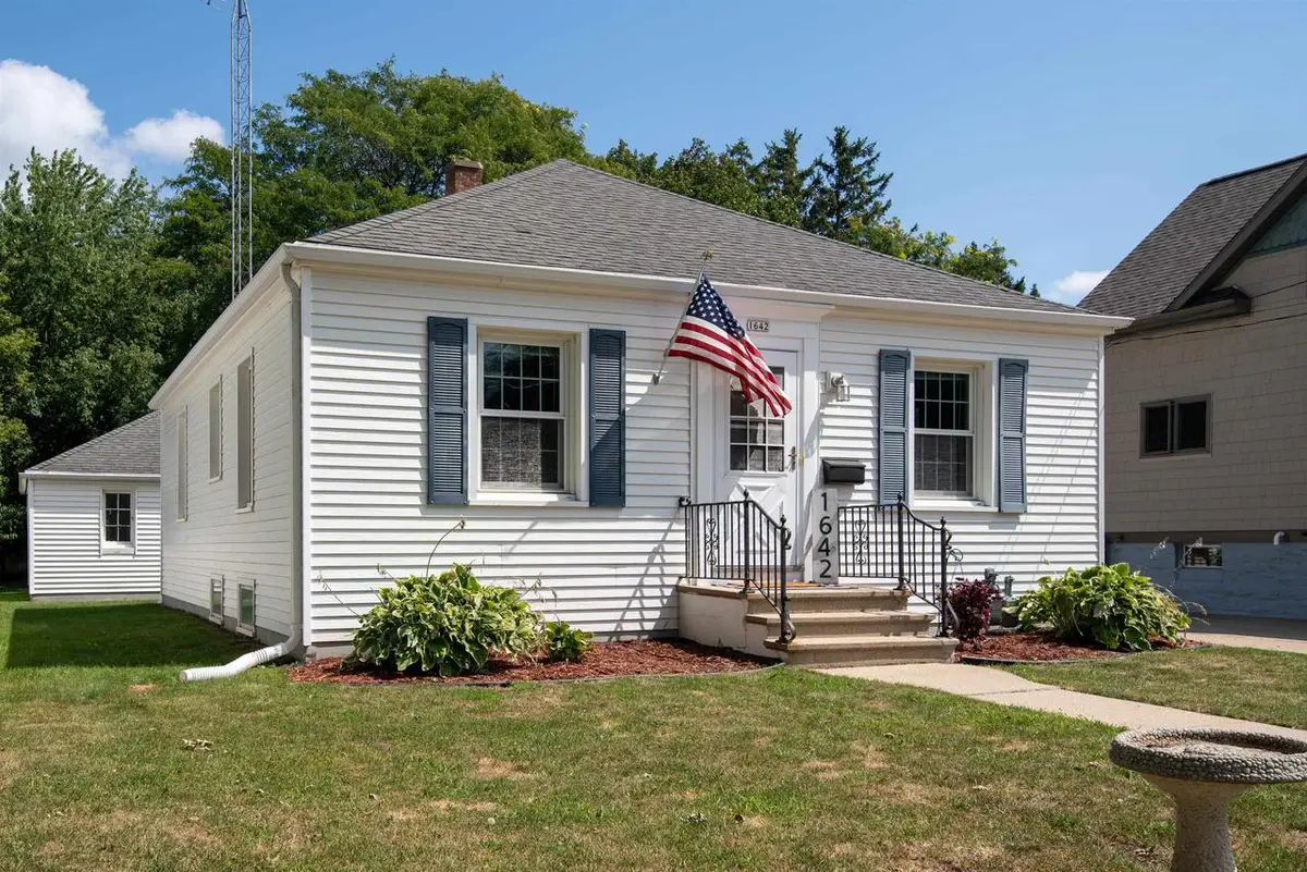 1642 SHERIDAN STREET, Oshkosh, WI 54901 - #1