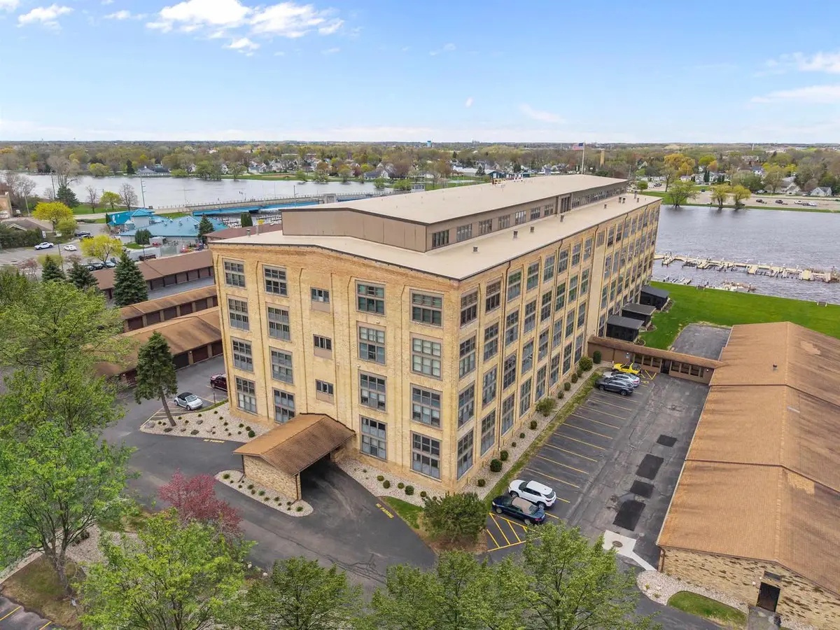1545 ARBORETUM DRIVE  #325, Oshkosh, WI 54901 - #1
