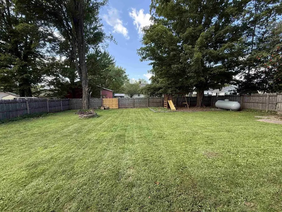 911 MAIN STREET, Gresham, WI 54128 - #3