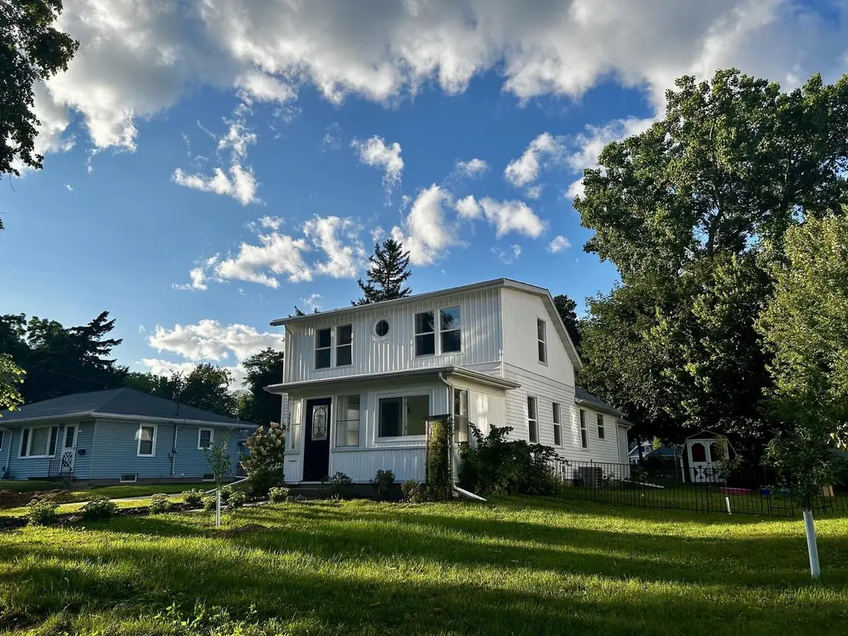1320 WAUGOO AVENUE, Oshkosh, WI 54901 - #1