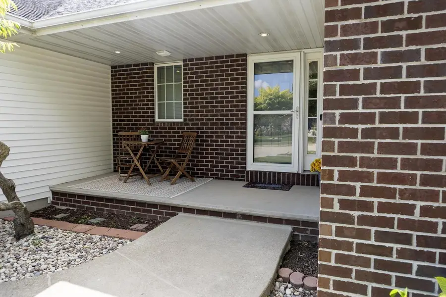 4801 N BENVIEW COURT, Appleton, WI 54913 - #3