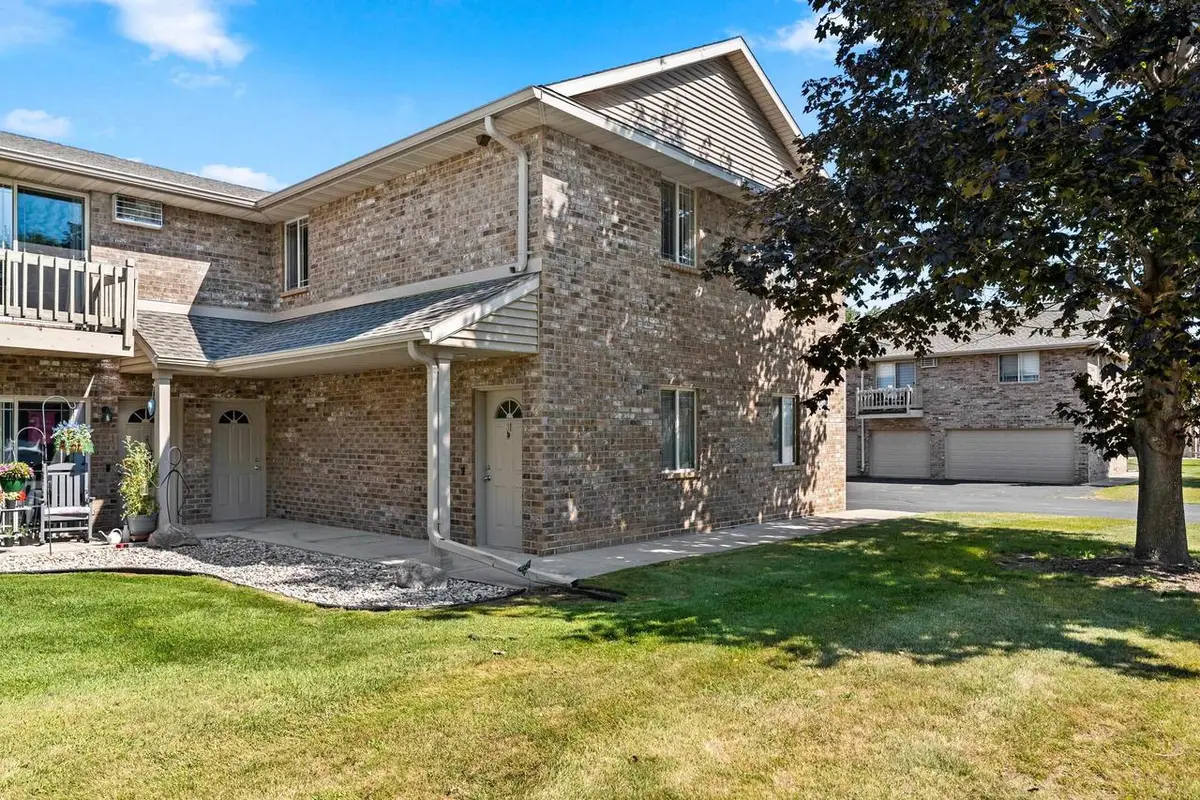 3319 N CASALOMA DRIVE  #81, Appleton, WI 54913 - #1