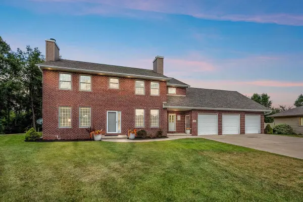 1890 PAYTON COURT, De Pere, WI 54115