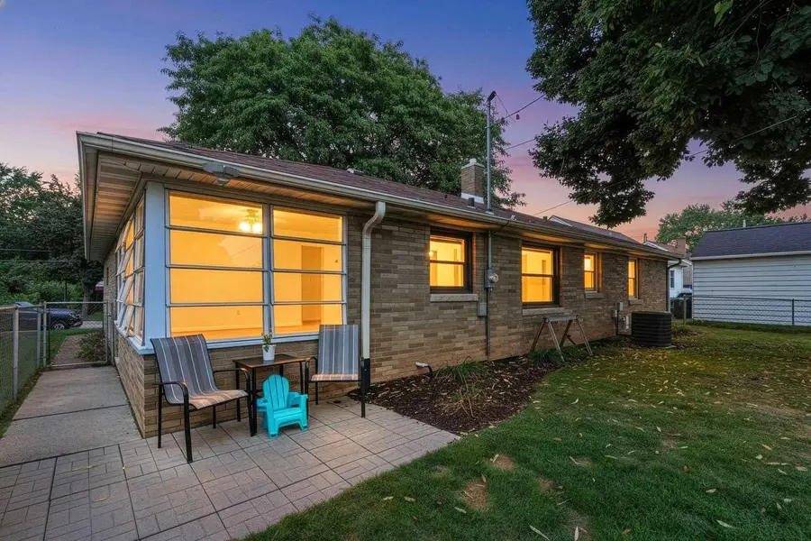 1940 NEWBERRY AVENUE, Green Bay, WI 54302 - #2