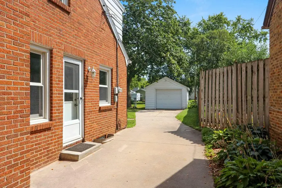 1139 14TH AVENUE, Green Bay, WI 54304 - #3