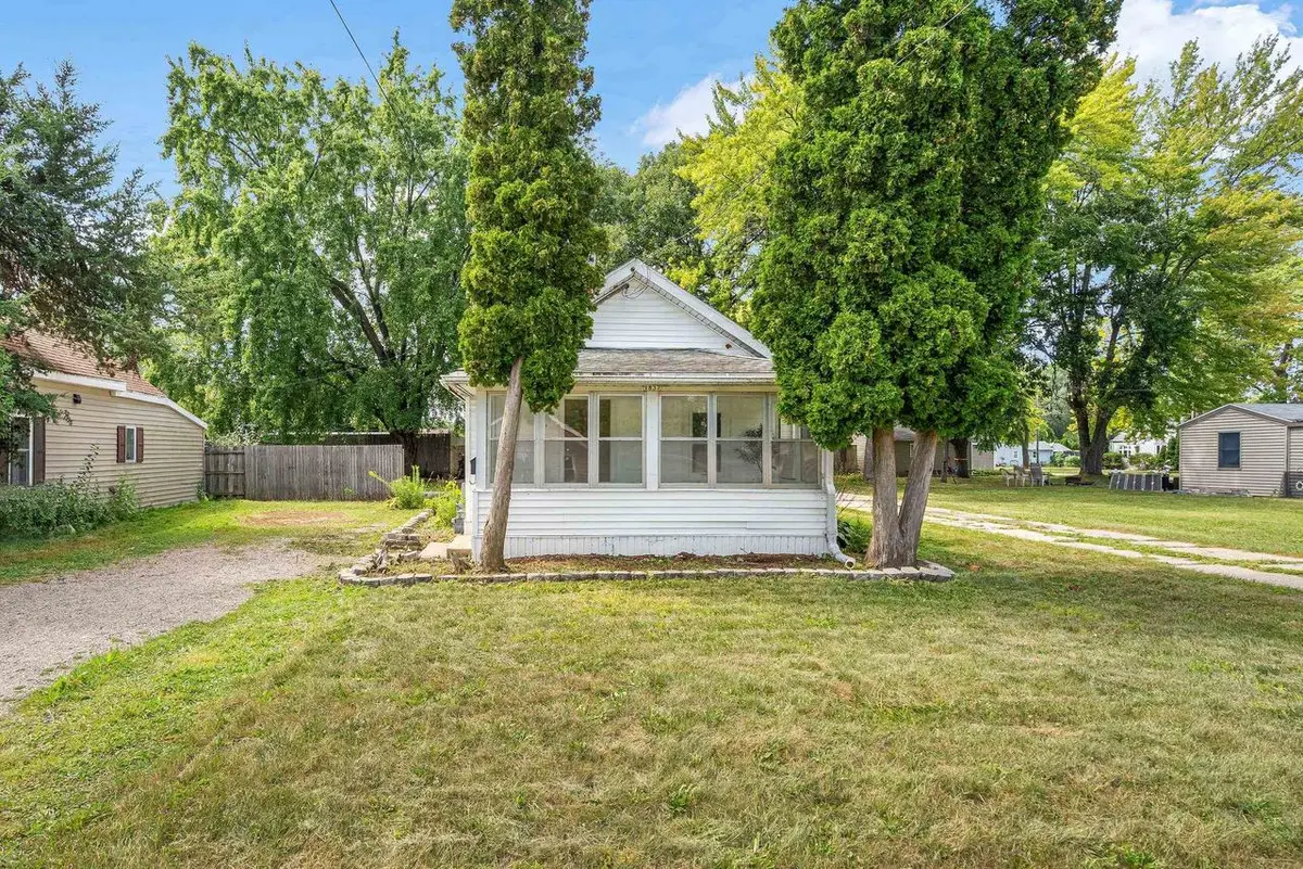 1837 PLYMOUTH STREET, Oshkosh, WI 54901 - #1