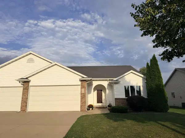 1303 LAVENDER LANE, Appleton, WI 54915