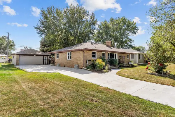 807 W PARKWAY BOULEVARD, Appleton, WI 54914