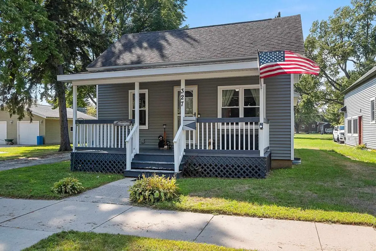 327 S EMERY AVENUE, Peshtigo, WI 54157 - #1