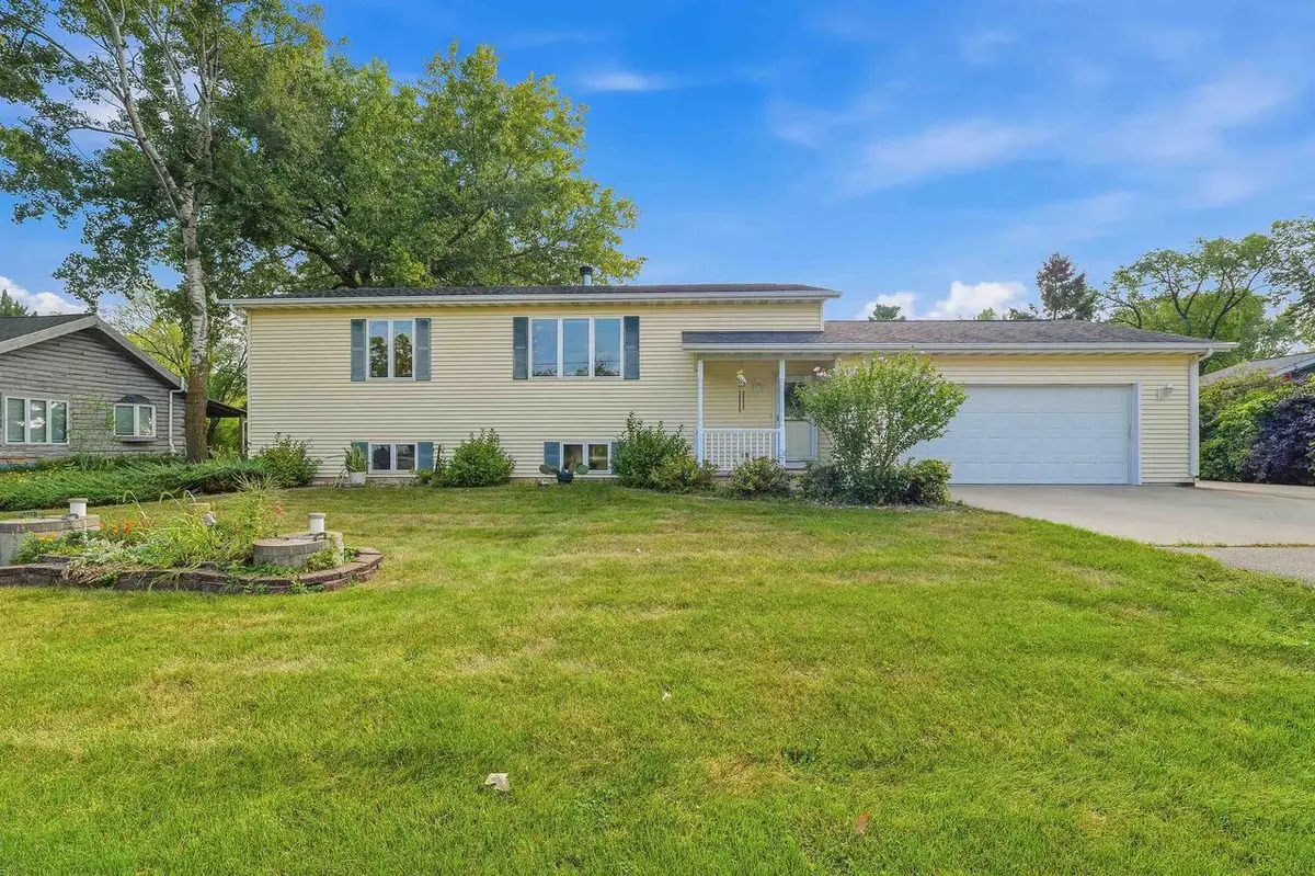 4610 FRIEDRICH AVENUE, Omro, WI 54963 - #1