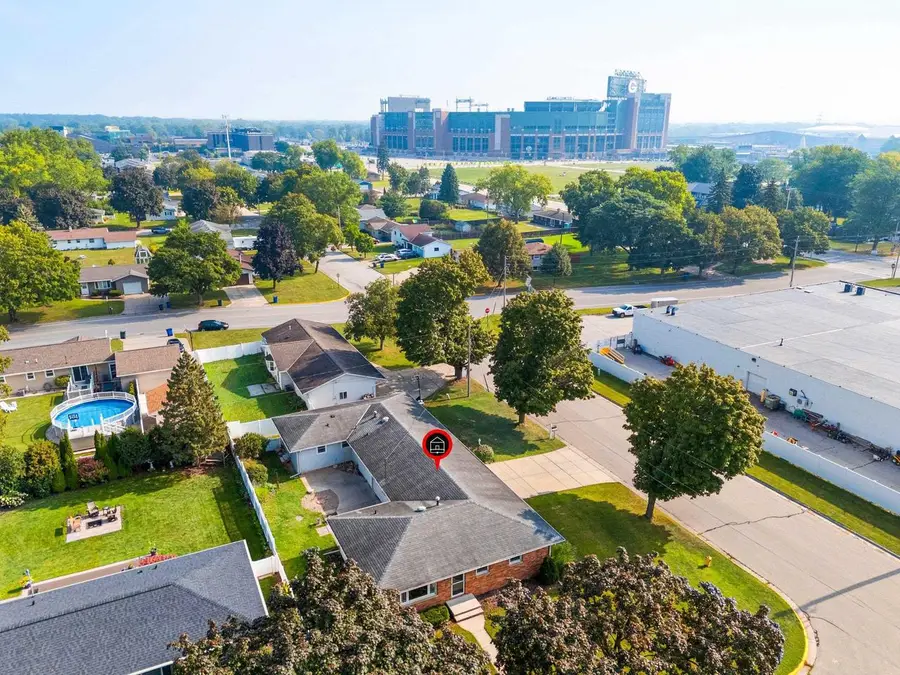 2098 TRUE LANE, Green Bay, WI 54304 - #2