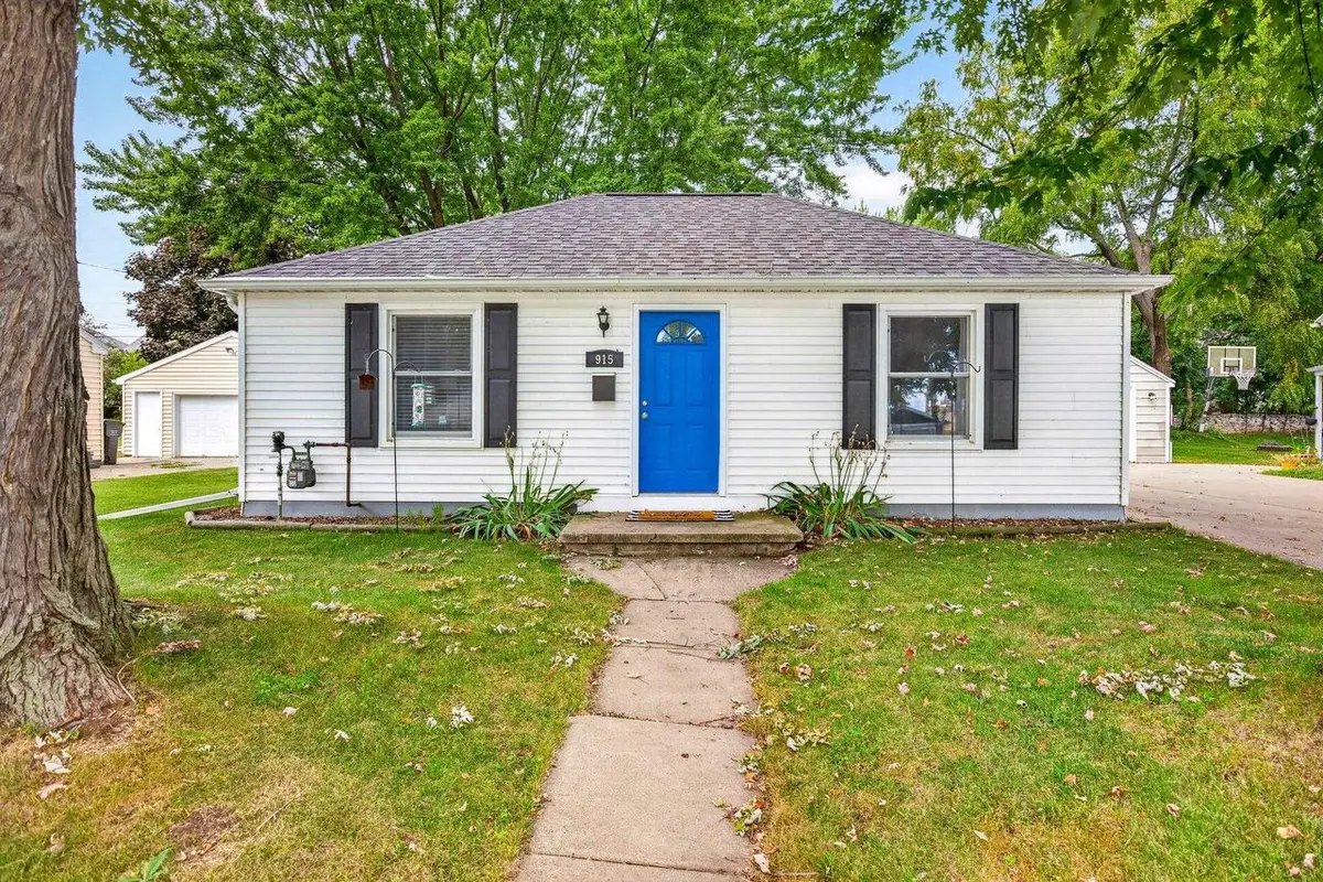 915 TAFT STREET, Kaukauna, WI 54130 - #1