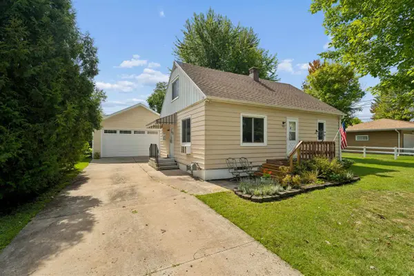 828 W JENNINGS STREET, New London, WI 54961