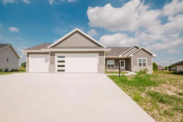 581 EMERALD ISLE COURT, Wrightstown, WI 54180