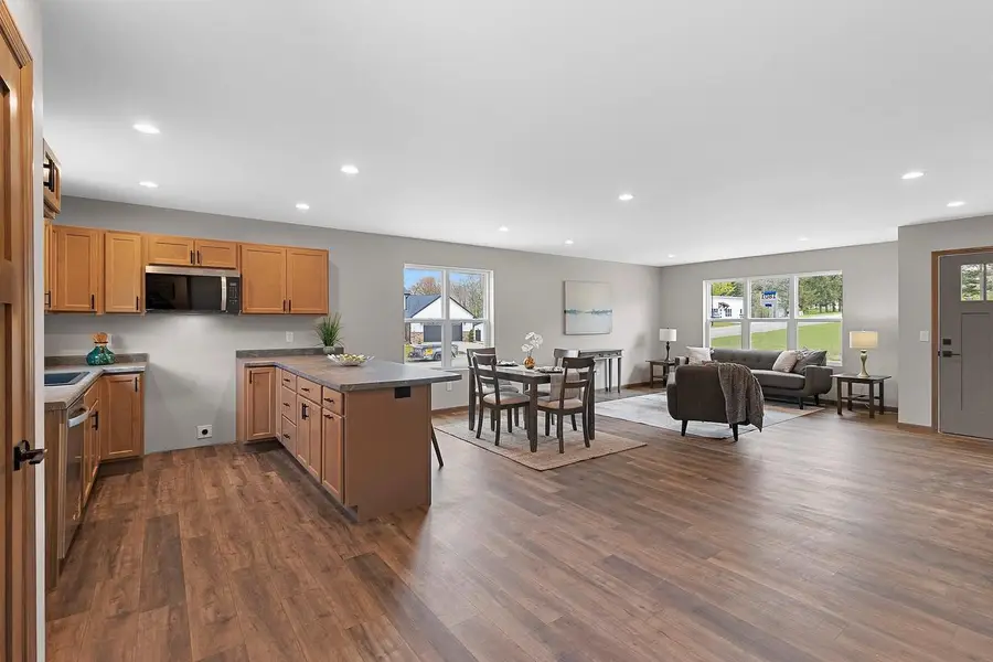 1801 SOUTHLAND LANE, New London, WI 54961 - #3