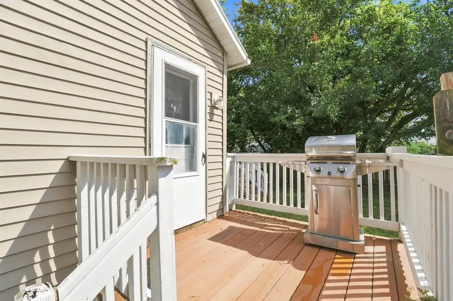 117 W CUSTER AVENUE, Oshkosh, WI 54901 - #2