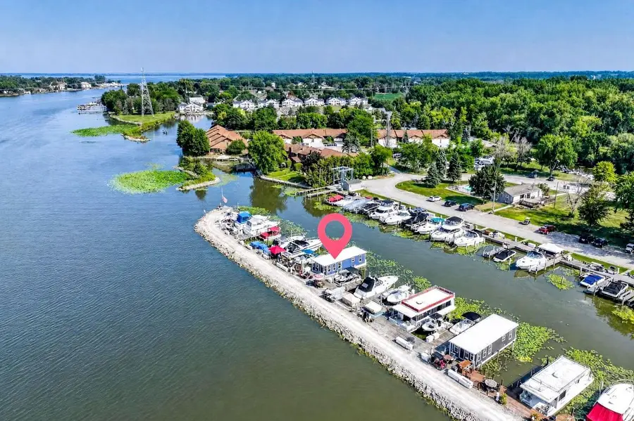 1000 HARBOR POINT COURT  #41, Winneconne, WI 54986 - #2
