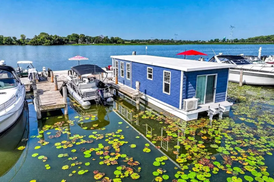 1000 HARBOR POINT COURT  #41, Winneconne, WI 54986 - #3