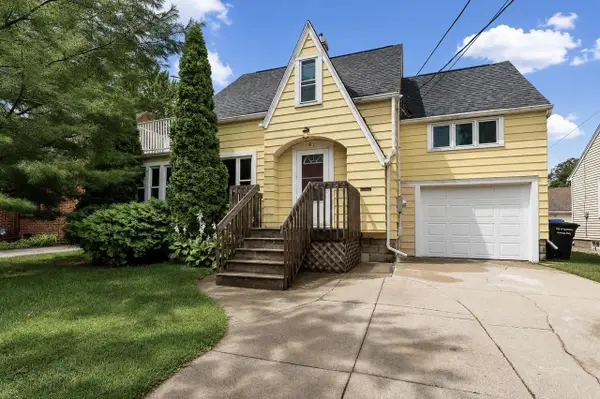1621 N DIVISION STREET, Appleton, WI 54911