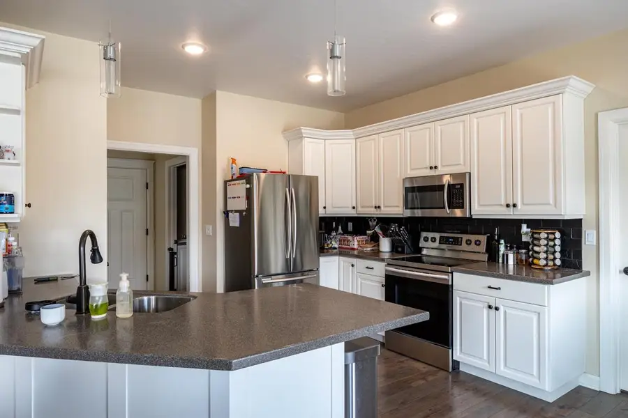 532 PATRICK LANE, Pulaski, WI 54162 - #3