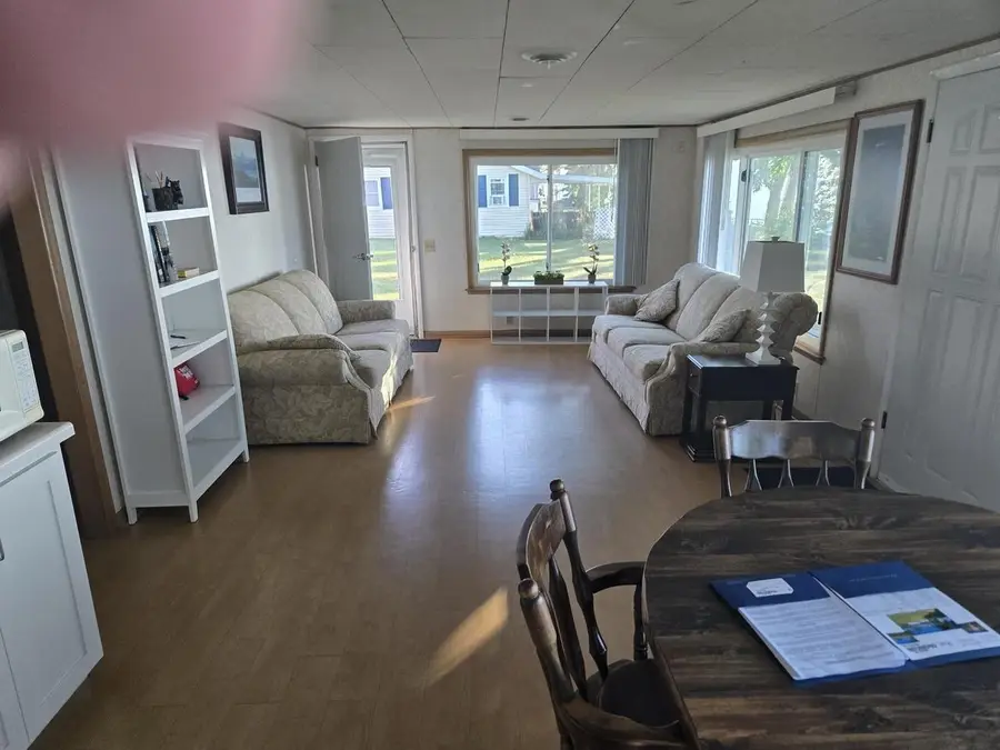 121 SUN N SURF DRIVE, Luxemburg, WI 54217 - #2
