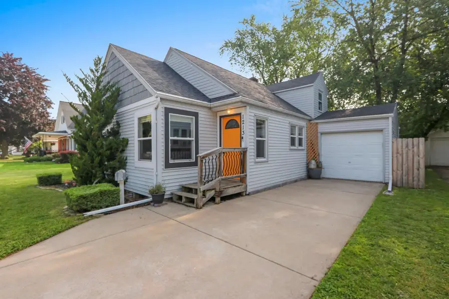 1213 12TH AVENUE, Green Bay, WI 54304 - #2