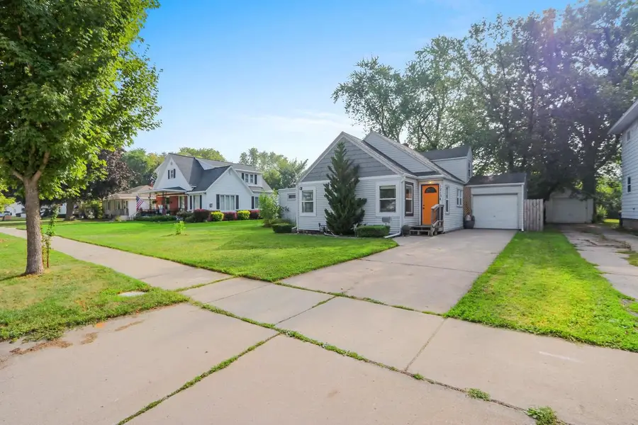 1213 12TH AVENUE, Green Bay, WI 54304 - #3