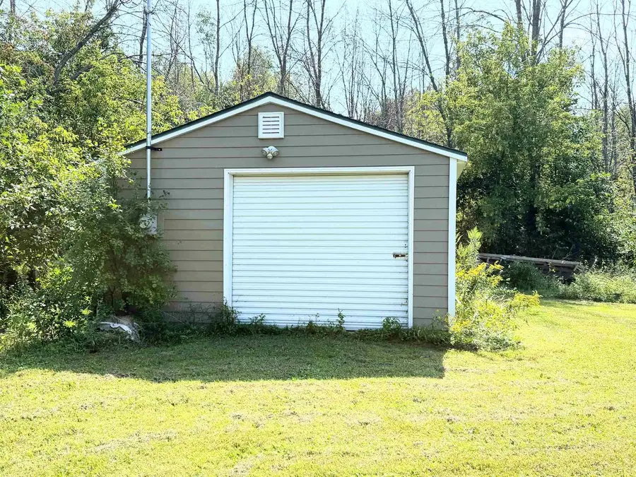 4750 EDGEWATER BEACH, Green Bay, WI 54311 - #2