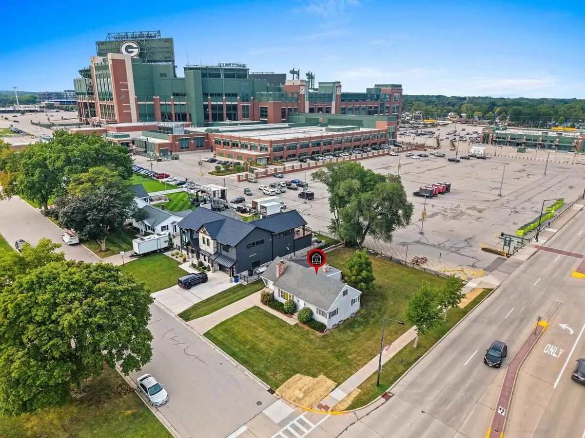880 STADIUM DRIVE, Green Bay, WI 54304 - #1