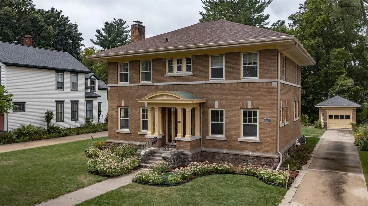 510 JEFFERSON STREET, Waupaca, WI 54981 - #1