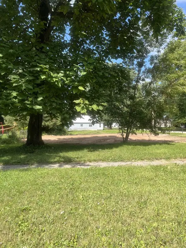 1201 SHIOCTON STREET, New London, WI 54961