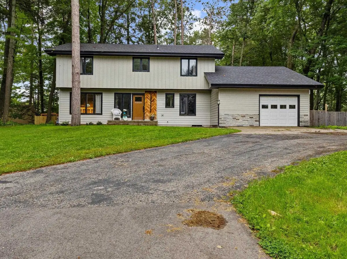 911 SHING WA UK DRIVE, Marinette, WI 54143 - #1