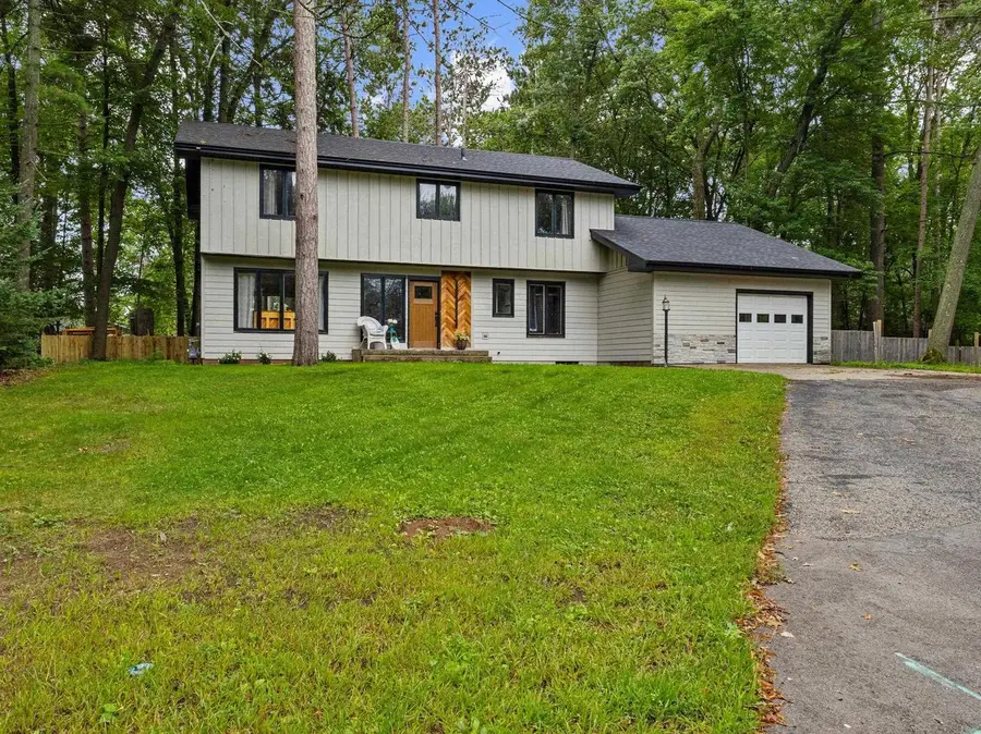 911 SHING WA UK DRIVE, Marinette, WI 54143 - #3