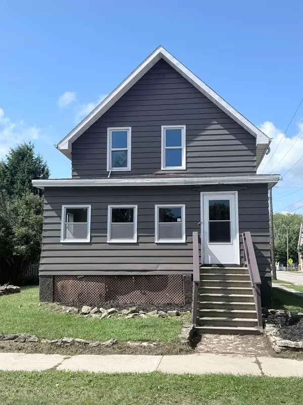 615 SUPERIOR AVENUE, Oconto, WI 54153